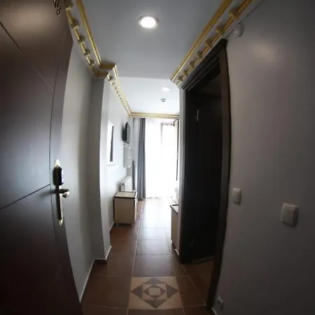Ares Hotell 3*