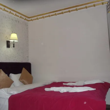 Ares Hotell 3*